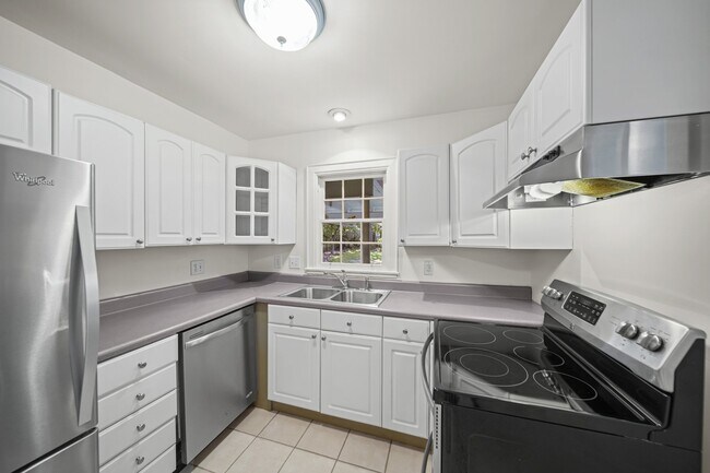 Photo - 1424 Lyon Ct