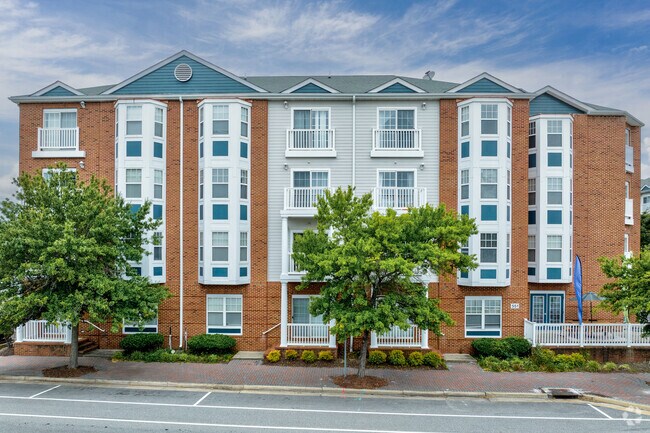 Heritage at Settlers Landing Apartments