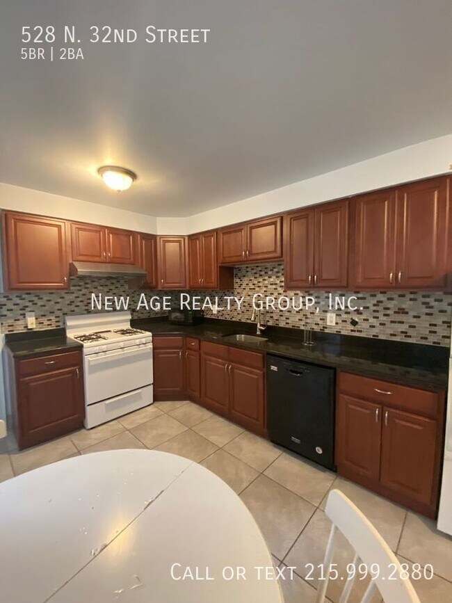 Photo - 528 N 32nd St