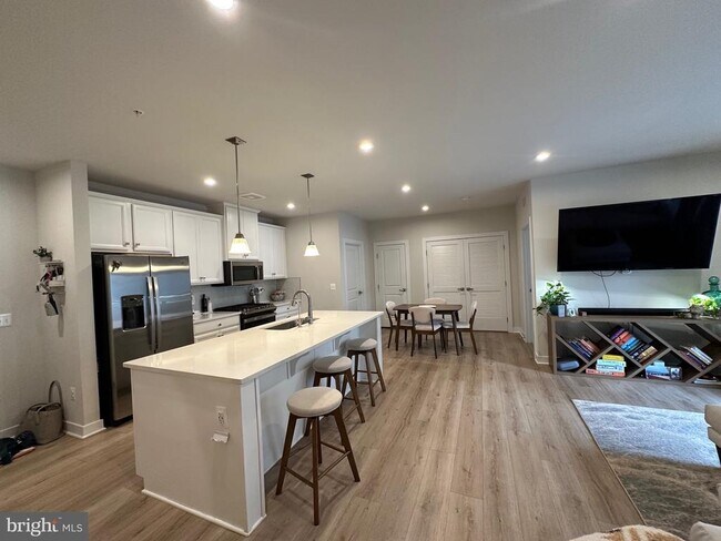 Photo - 46270 Mount Allen Ter Unidad 203