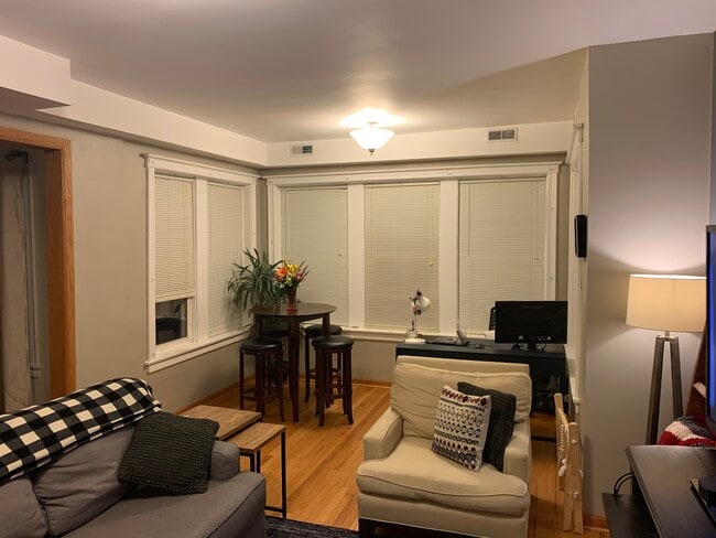 Photo - 2259 W Giddings St Unit 2