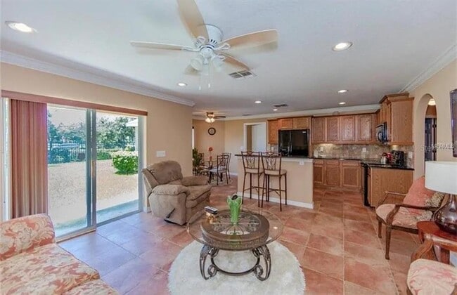 Photo - 1904 Commander Way