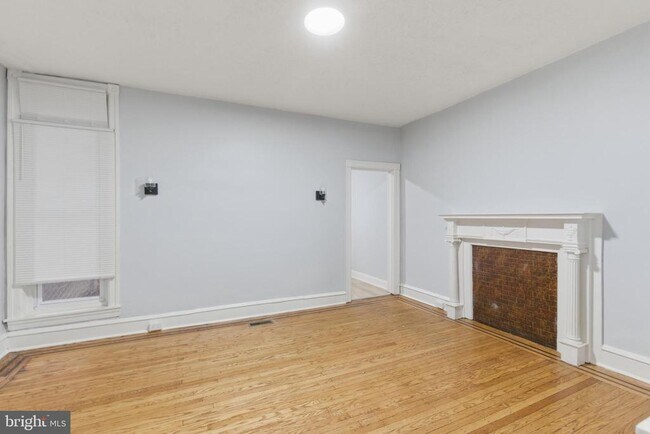 Photo - 5820 Race St