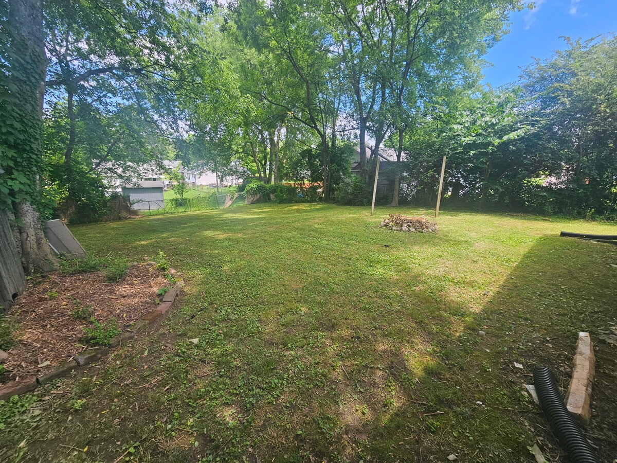 Photo - 2229 Belvoir Ave