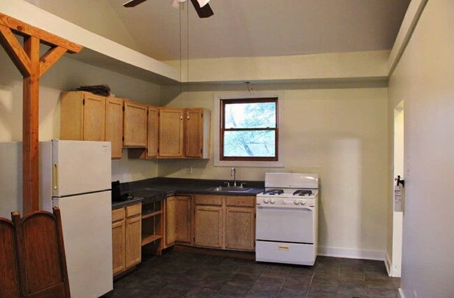 Photo - 300 Budd Rd
