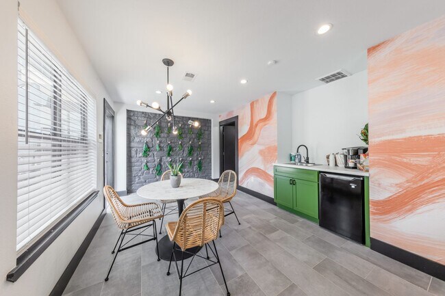 Photo - El Monty Apartments