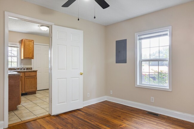 Photo - 308 Gill St Unidad 308 Gill Street, Apt. B