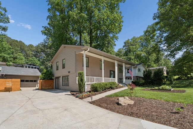 Photo - 4097 Longview Dr