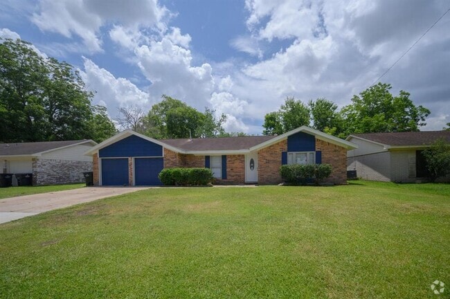 Building Photo - 326 Windsor Square Rental