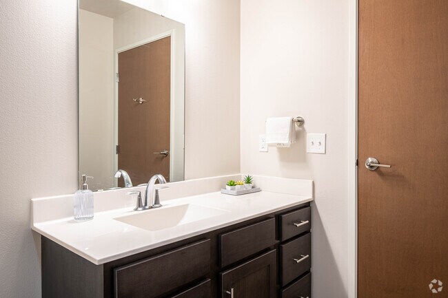 1BR, 1BA - 655SF - The Aviary at Middleton Market