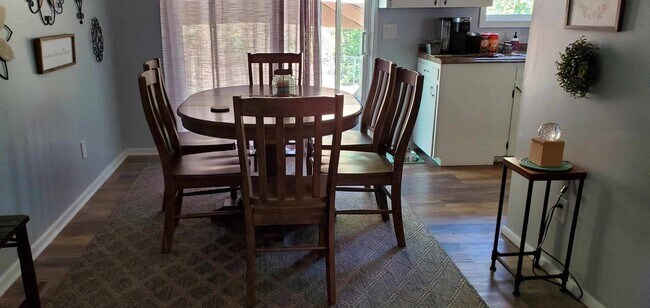 Photo - 105 Adams Ct