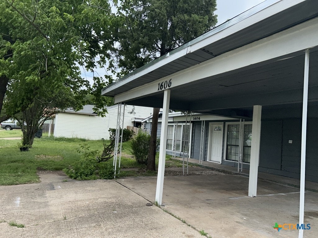 Photo - 1606 Stewart St