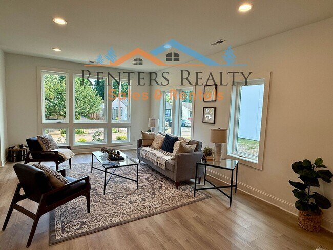 Photo - Stunning 2 Bedroom with Courtyard