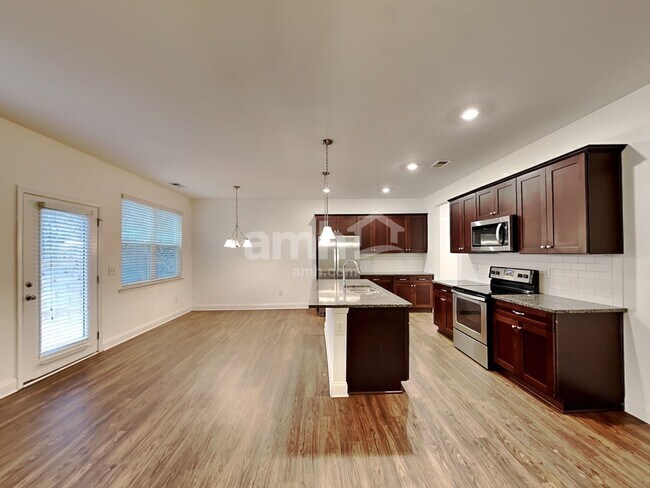 Photo - 132 Cobblestone Dr