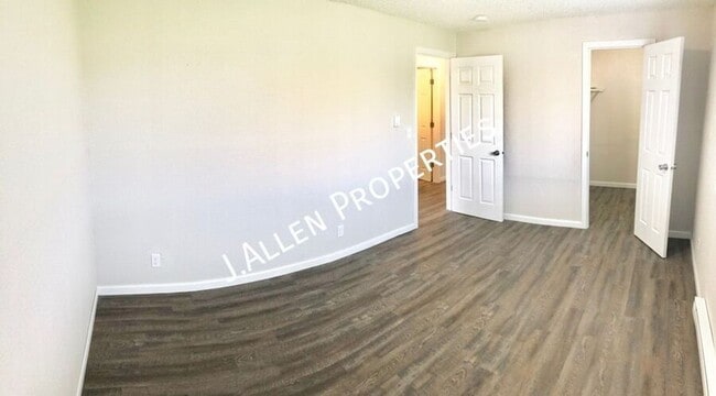 Photo - 1805 Parker Cir Unit B