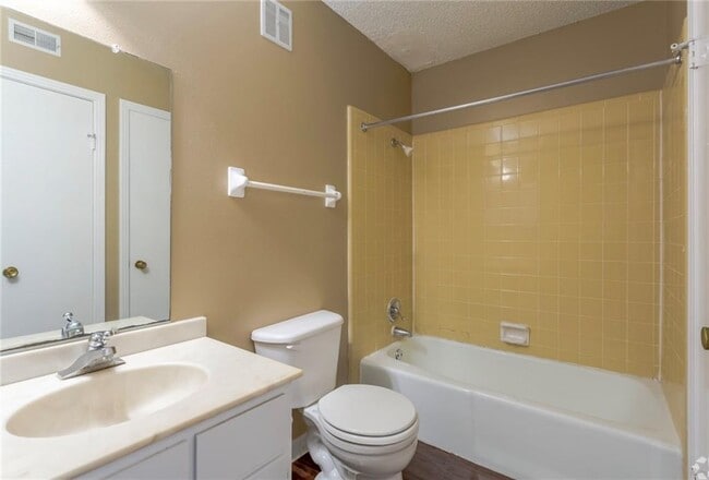 Photo - 2100 N Leverett Ave