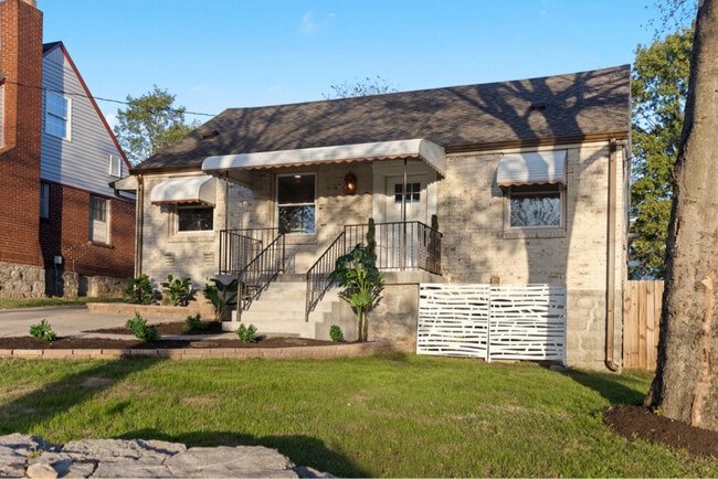 Photo - 1607 Riverside Dr