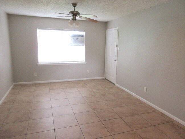Photo - Spring Branch Condo ALL BILLS PAID! Unit 6