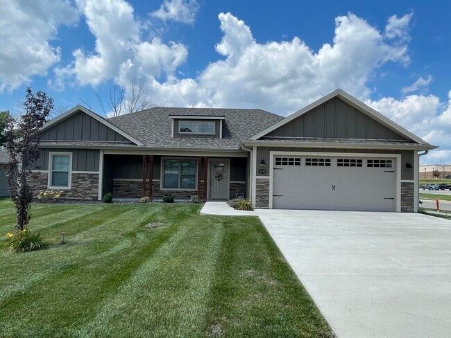 Building Photo - 1451 Spring Mountain Dr Rental