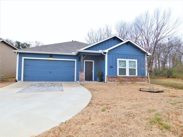 Photo - 2100 Paxton Way