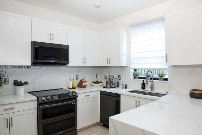 Photo - 20917 NE 8th Ave