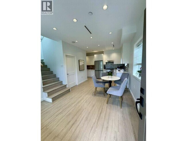 Photo - 3025 Kings Ave