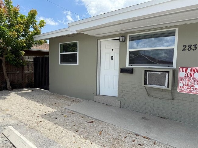 Building Photo - 2830 NW 15th Ct Unit A