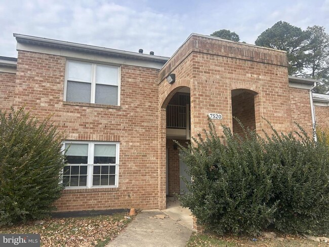 Building Photo - 7520 Rhode Island Ave Unit A