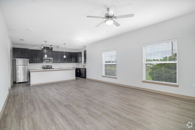 3BR, 2BA - 1382SF - Living Room