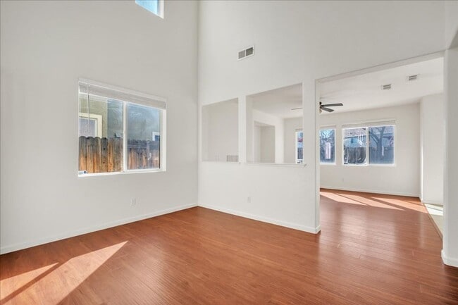 Photo - 3497 Loggerhead Way