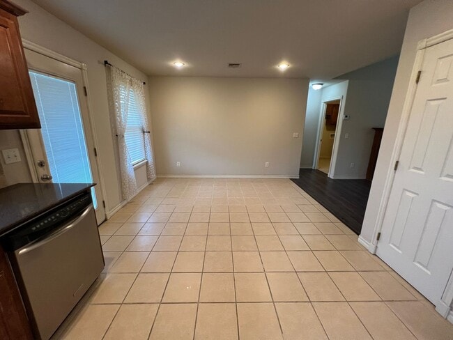 Photo - 3 Bedroom, 2 Bath Home on a Quiet Cul-de-Sac