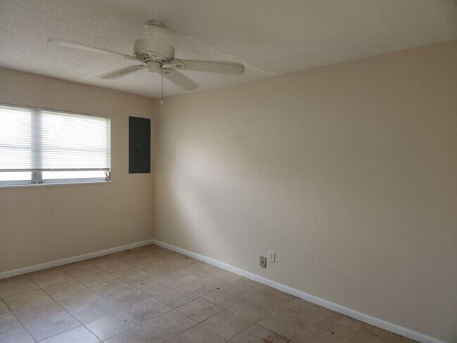 Photo - 44 Hamlin Ct Unit 44 Hamlin Ct