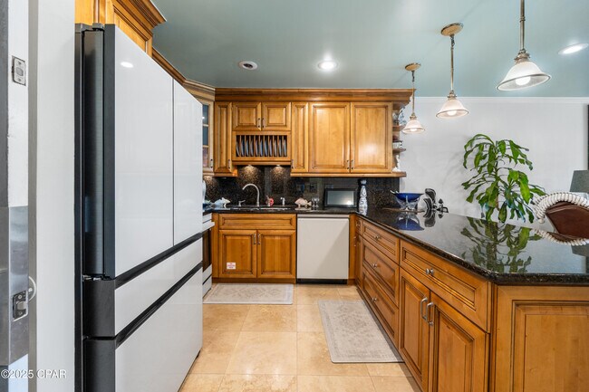 Building Photo - 4725 Bay Point Rd Unit 161