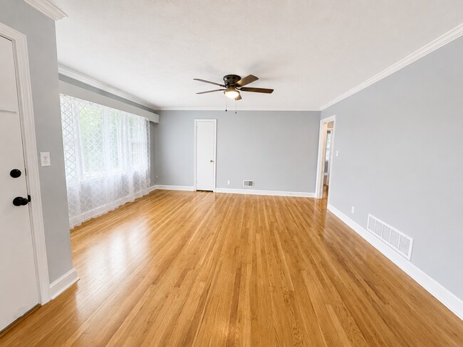 Photo - 3 Lynhurst Dr