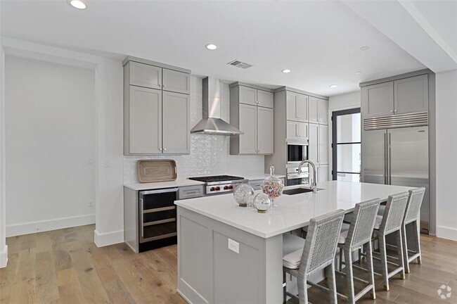 Building Photo - 5270 Town and Country Blvd Unit 2502 Rental