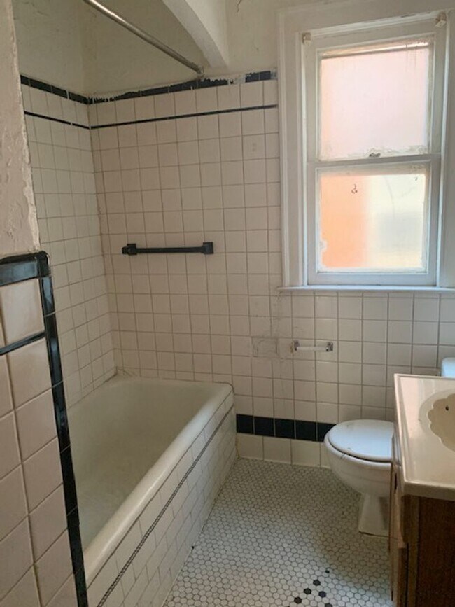 Photo - 15340 Hartwell St Unit Lower