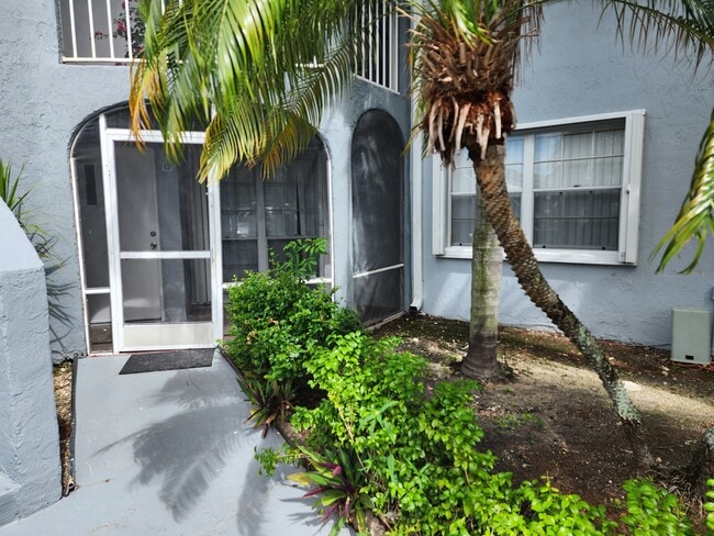 15615 SW 74th Circle Dr Unit 13