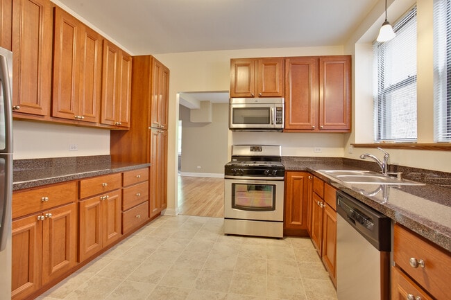 5419 S Hyde Park Blvd Unit # 2