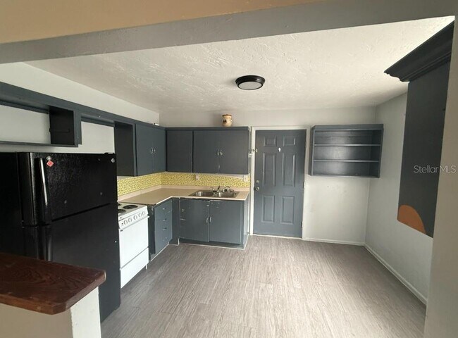 Photo - 129 N Pompano Ave