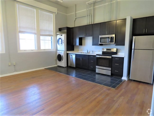 Building Photo - 1401 Scott St Rental