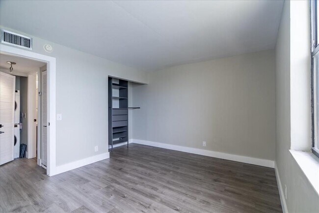 Photo - 113 Lake Emerald Dr Unit 201