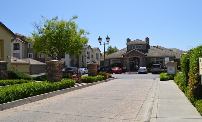 Photo - 1360 Shady Ln Unit 300