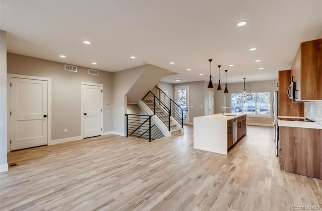 Building Photo - 4637 S Lincoln St Rental