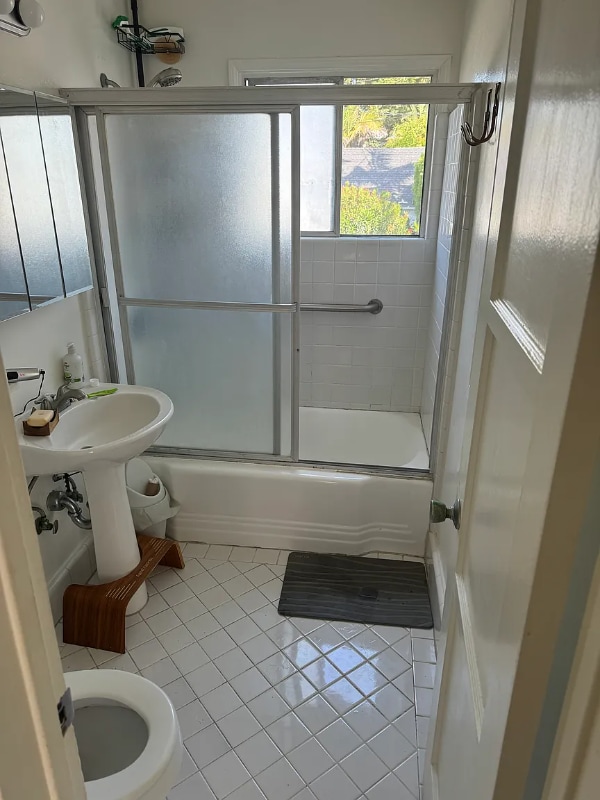 Building Photo - 927 Venezia Ave Rental