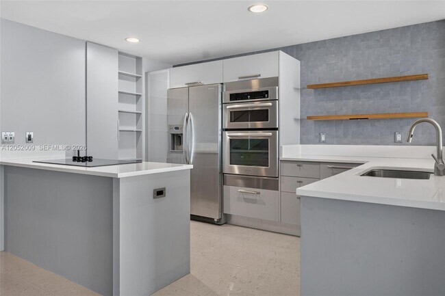 2950 NE 188th St Unit 406