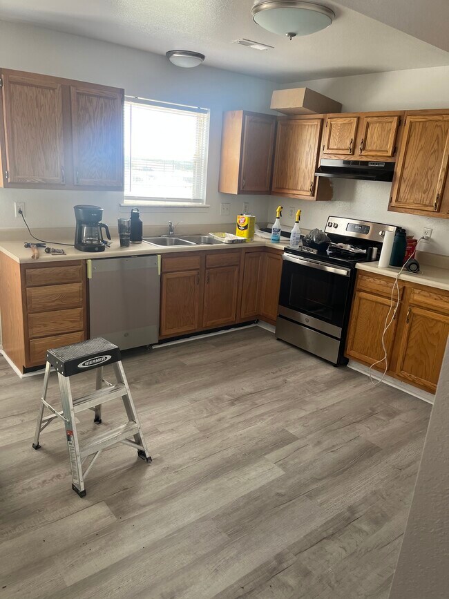 Photo - 400 Morgan Dr