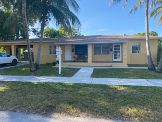 Building Photo - 246 W Park Dr Rental