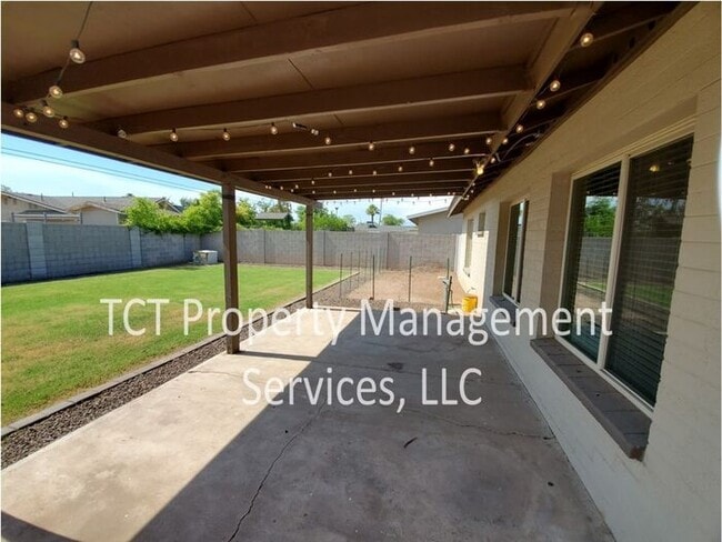 Photo - Charming 3 bedroom with HUGE backyard