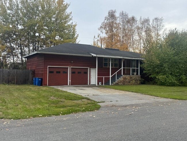 Building Photo - Large 4 bedroom 4 bath 2 Car Garage in mid...