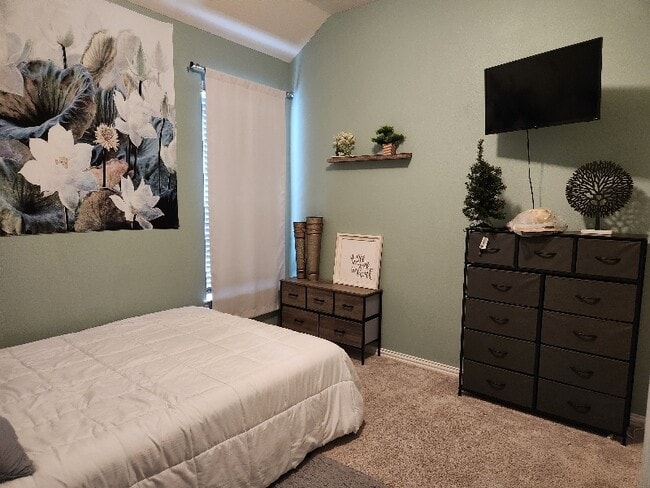 24663 Lakecrest Pine Trail